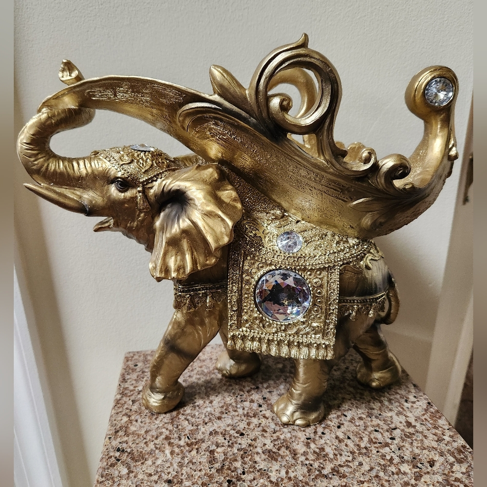 New With Box. Gold Elephant Statue